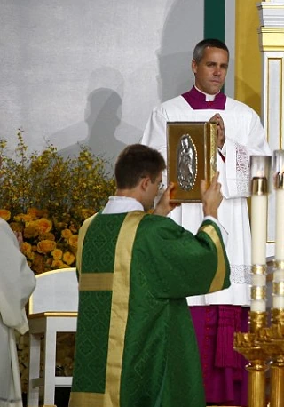 mass left